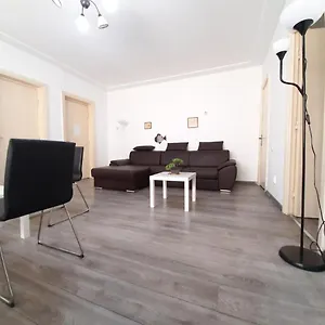 Apartamento Four, Bucarest